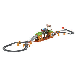  
Fisher-Price Thomas & Friends Walking Bridge Train Set